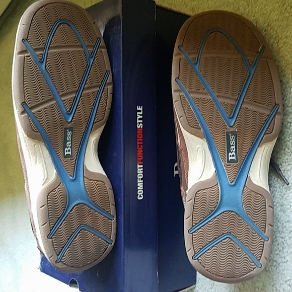 Shoes - Picture 2 of 4